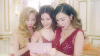 Girls’ Generation-TTS 소녀시대-태티서 Dear Santa (English ver.)